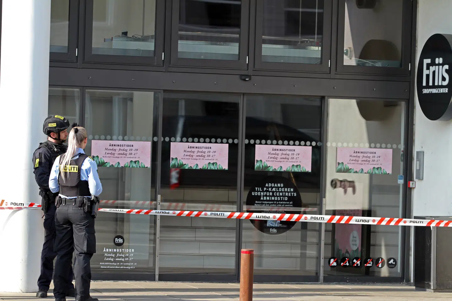 Friis indkøbscenter var tidligere på dagen lukket af i forbindelse med politiets efterforskning.