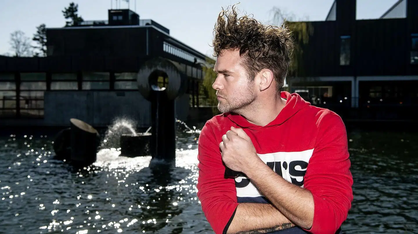 Silas Holst medvirker fra den 20. april i musicalen Flashdance, der spiller i Aarhus og siden rykker til Operaen i København.