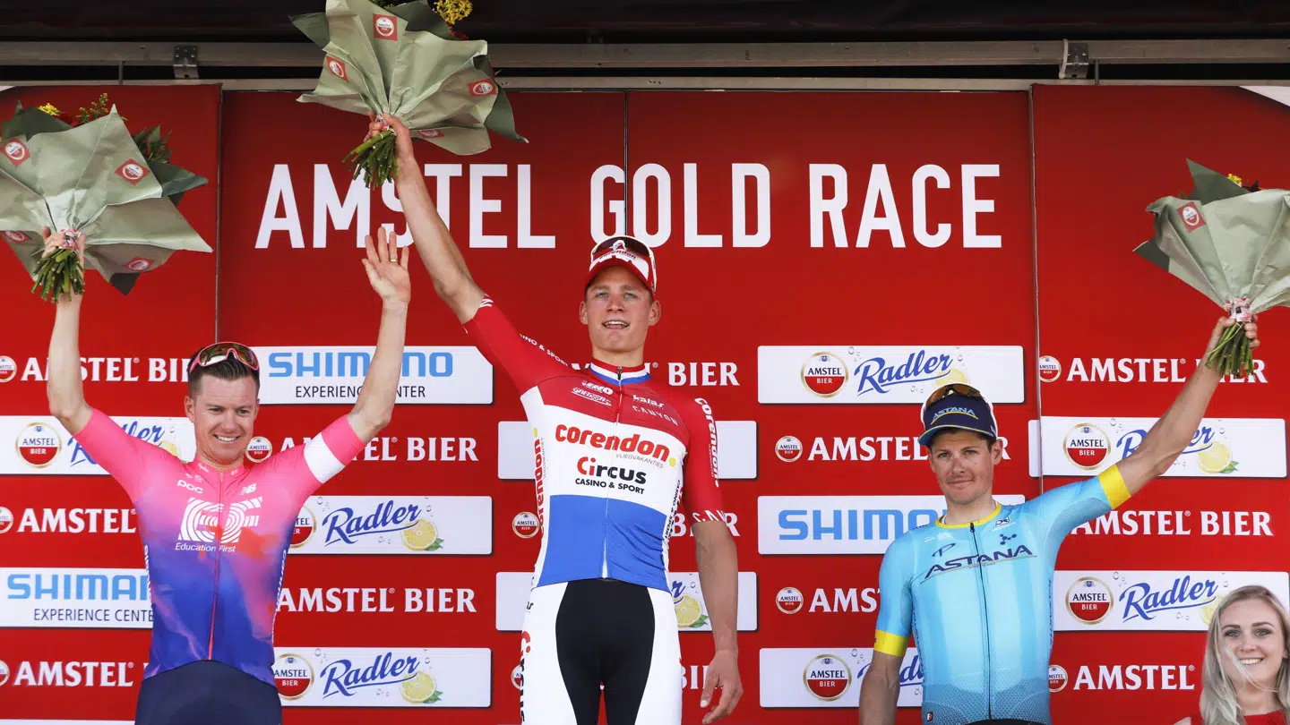 Jakob Fuglsang (th.) måtte nøjes med en tredjeplads i Amstel Gold Race efter at have siddet godt til i finalen. Mathieu van der Poel (i midten) tog sejren på hjemmebane. Bas Czerwinski/Ritzau Scanpix