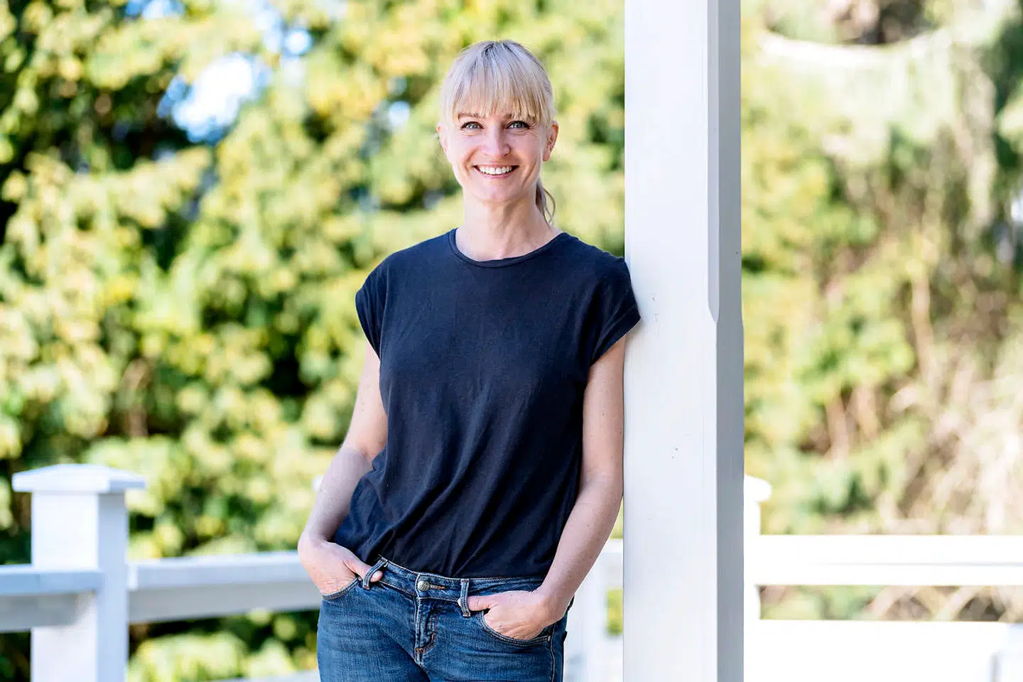 Annette Vollmer Heick er en dansk tv-vært, journalist, sangerinde og skuespiller.
