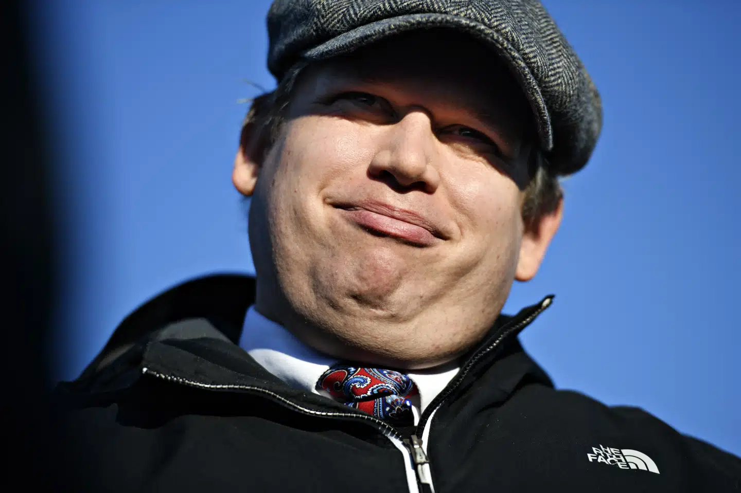 Den racismedømte og islamkritiske Rasmus Paludan, stifter af partiet Stram Kurs, har på det seneste gjort sig bemærket ved demonstrationer, hvor han blandt andet har sat ild til koraner. Philip Davali/Ritzau Scanpix