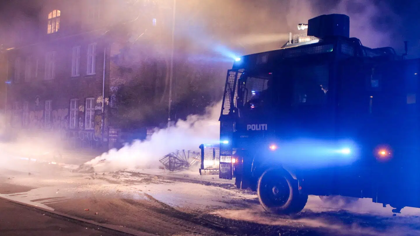 Politiet på Christiania sent søndag aften.