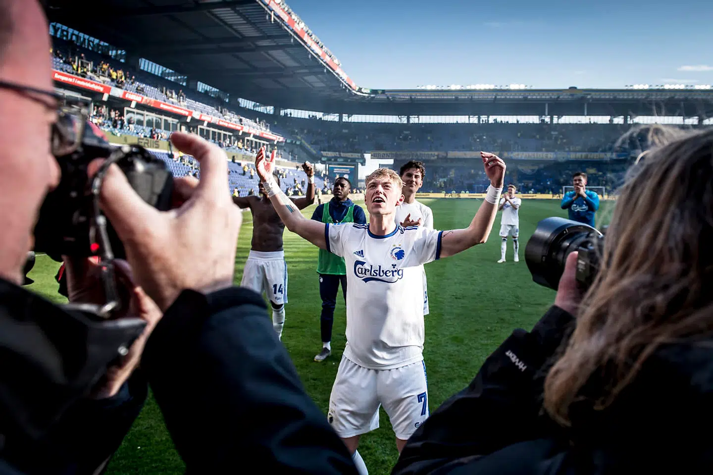 FC Københavns Viktor Fischer jubler efter Superligakampen mellem Brøndby IF og FC København på Brøndby Stadion i Brøndby, søndag den 14. april 2019. FCK vinder kampen 1-2.. (Foto: Mads Claus Rasmussen/Ritzau Scanpix)