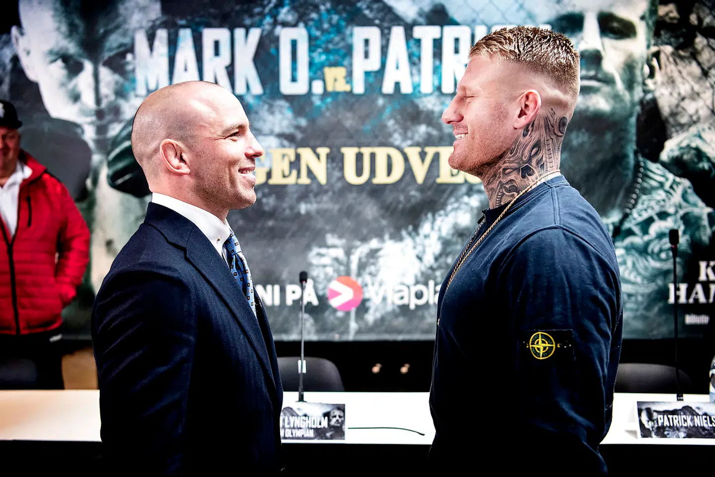 Mark O. Madsen og Patrick Nielsen ved dagens pressemøde.