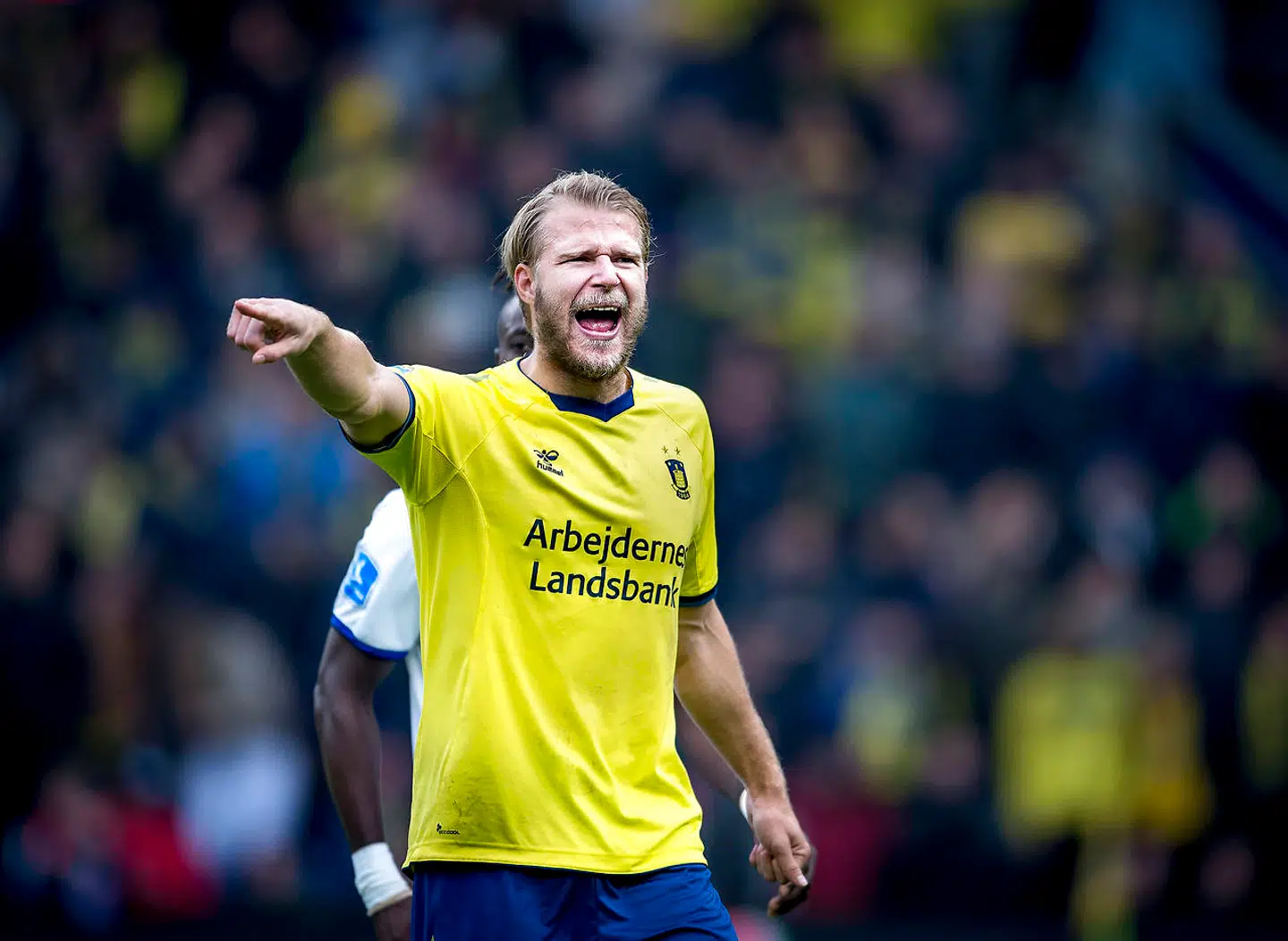 »Kærlighed er for alle. På den måde tænker jeg, at det er et vigtigt emne at tage op,« siger Brøndbys Paulus Arajuuri.