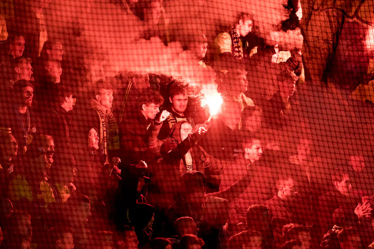 Brøndby-fans tænder romerlys under Superligakampen mellem FC Nordsjælland - Brøndby i Right to Dream Park, mandag den 8. april 2019