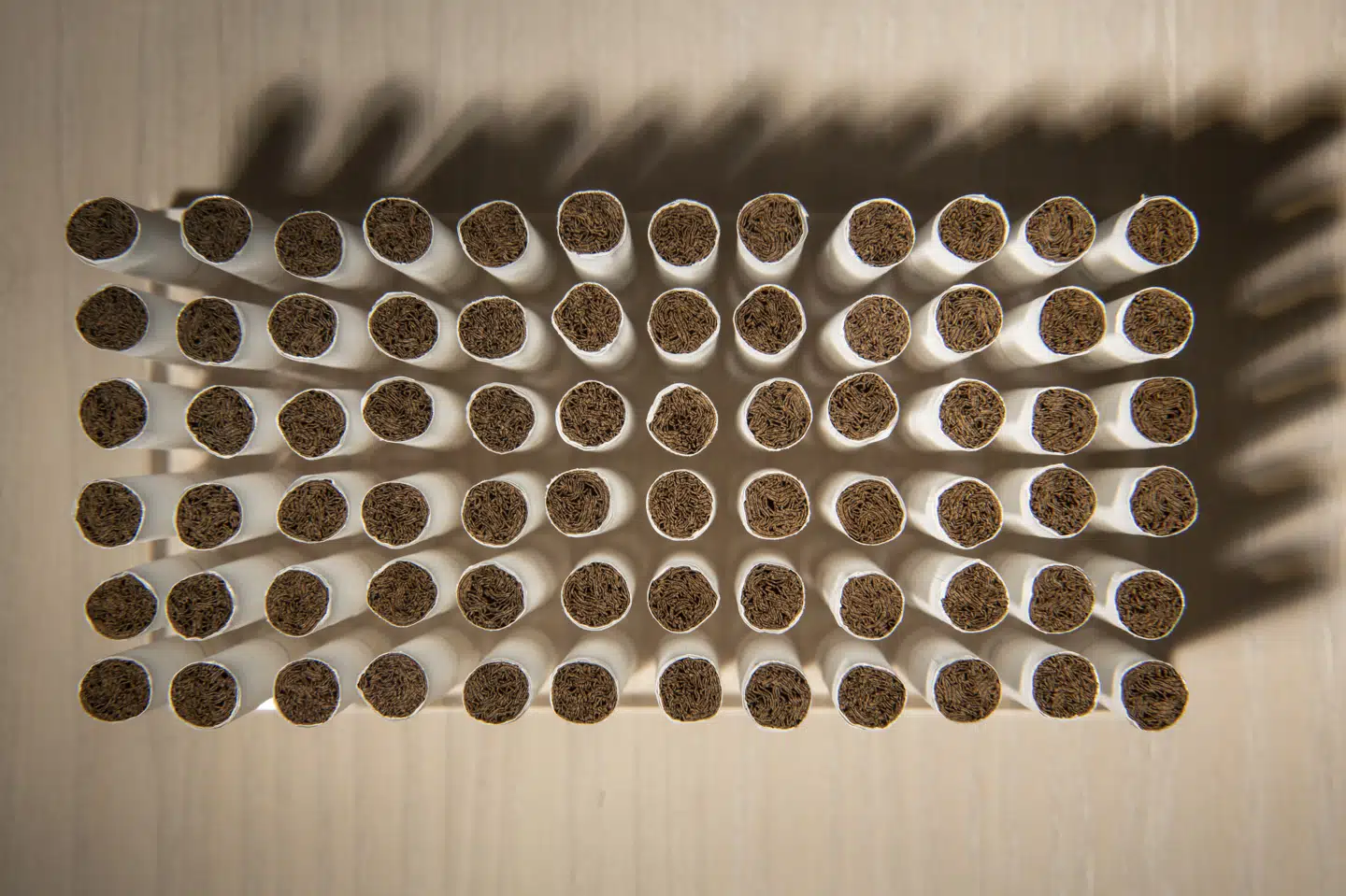 Det kan blive dyrt for staten at fordoble prisen for en pakke cigaretter, som Danske Regioner har foreslået. (Arkivfoto) Søren Bidstrup/Ritzau Scanpix