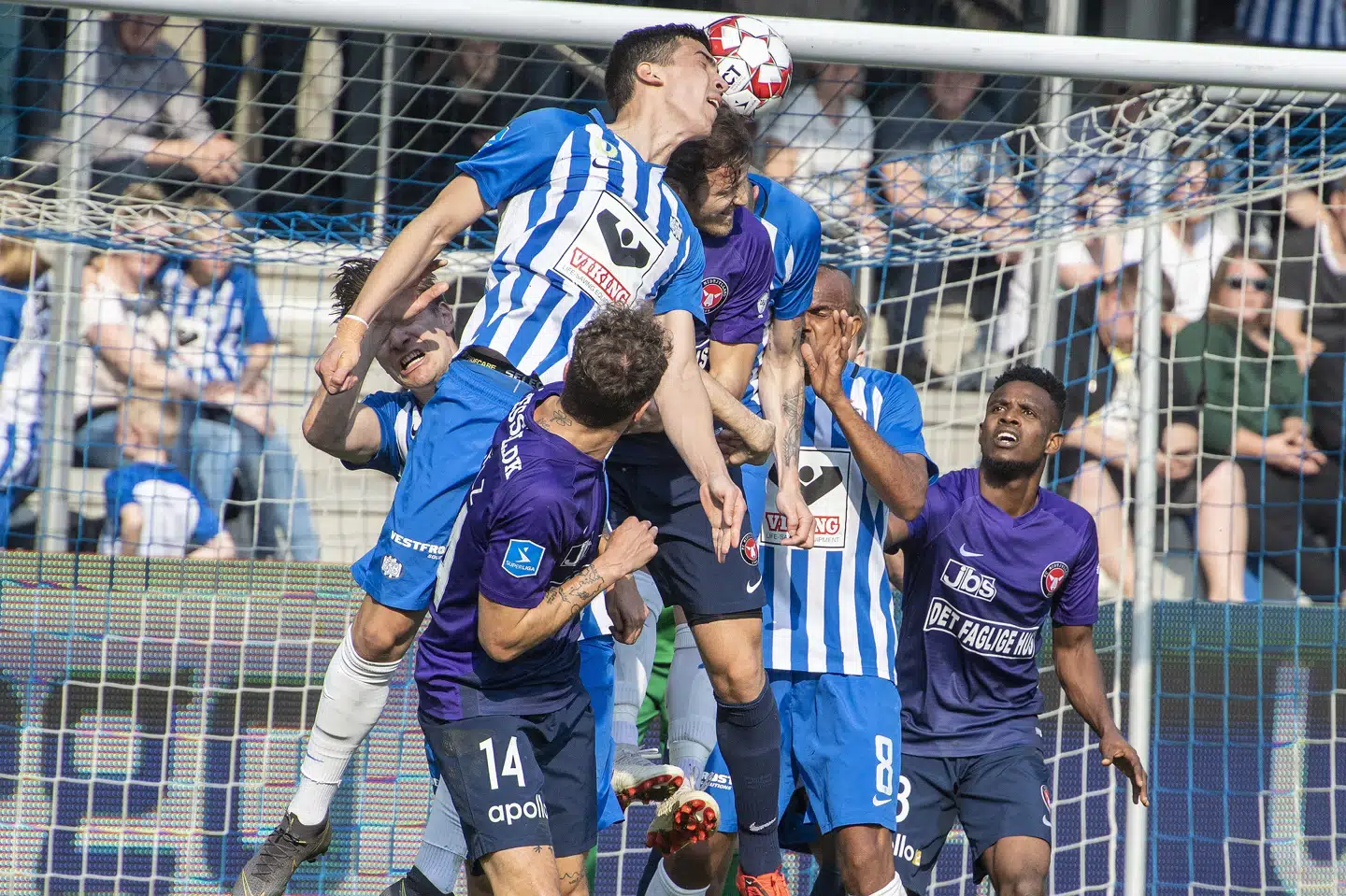 Esbjerg og FC Midtjylland spillede for anden gang i sæsonen 2-2 i Esbjerg. John Randeris/Ritzau Scanpix