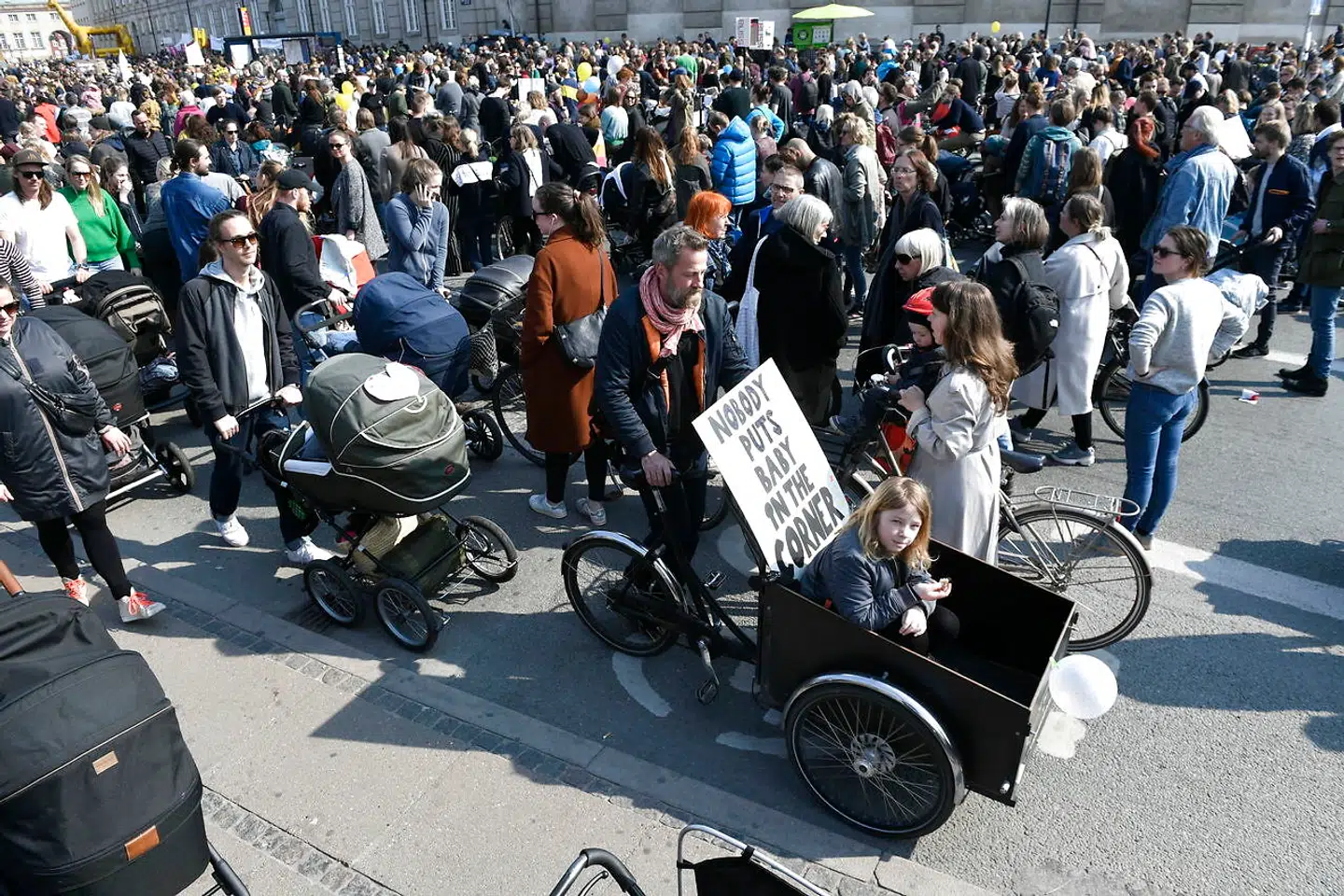 Forældredemonstration.