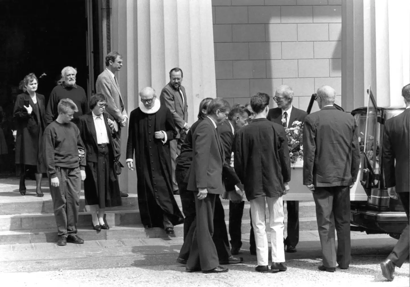 Stine Geisler døde 2. pinsedag 1990 få dage før sin studentereksamen. Hendes morder er aldrig fundet, men nu har politiet en blandingsprofil af hendes morders dna. Her billede fra Stine Geislers begravelse.