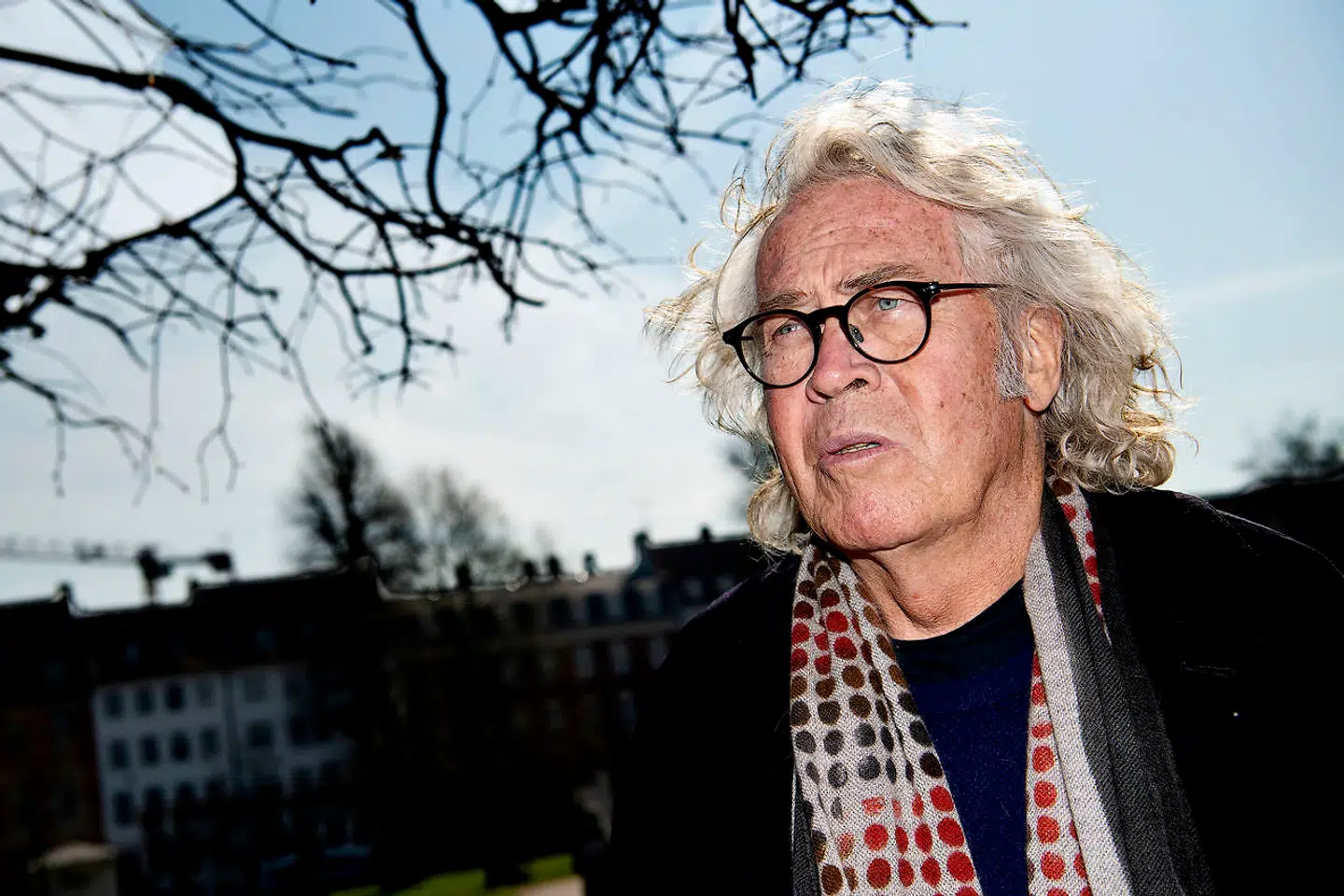 Jørgen Leth i og omkring Kongens Have den 4. april 2019.