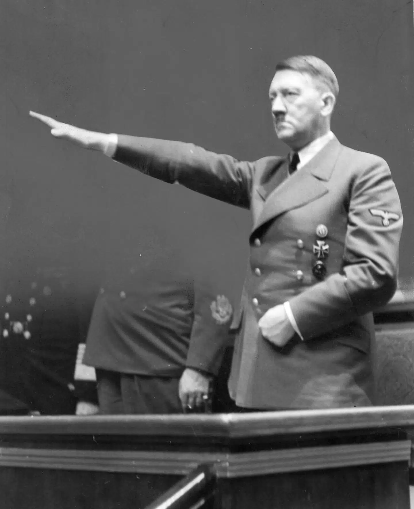 Tysklands Fører, Adolf Hitler, under en af sine taler.; The German leader Adolf Hitler during one of his speeches, making nazi salute.