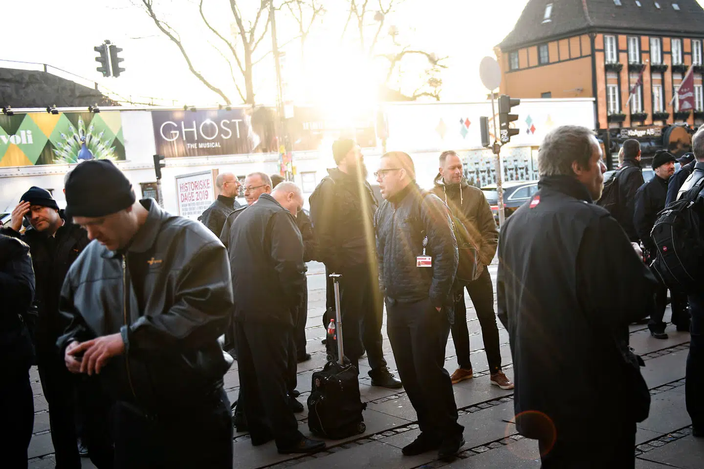 Sådan så det ud foran Hovedbanegården i København mandag morgen.