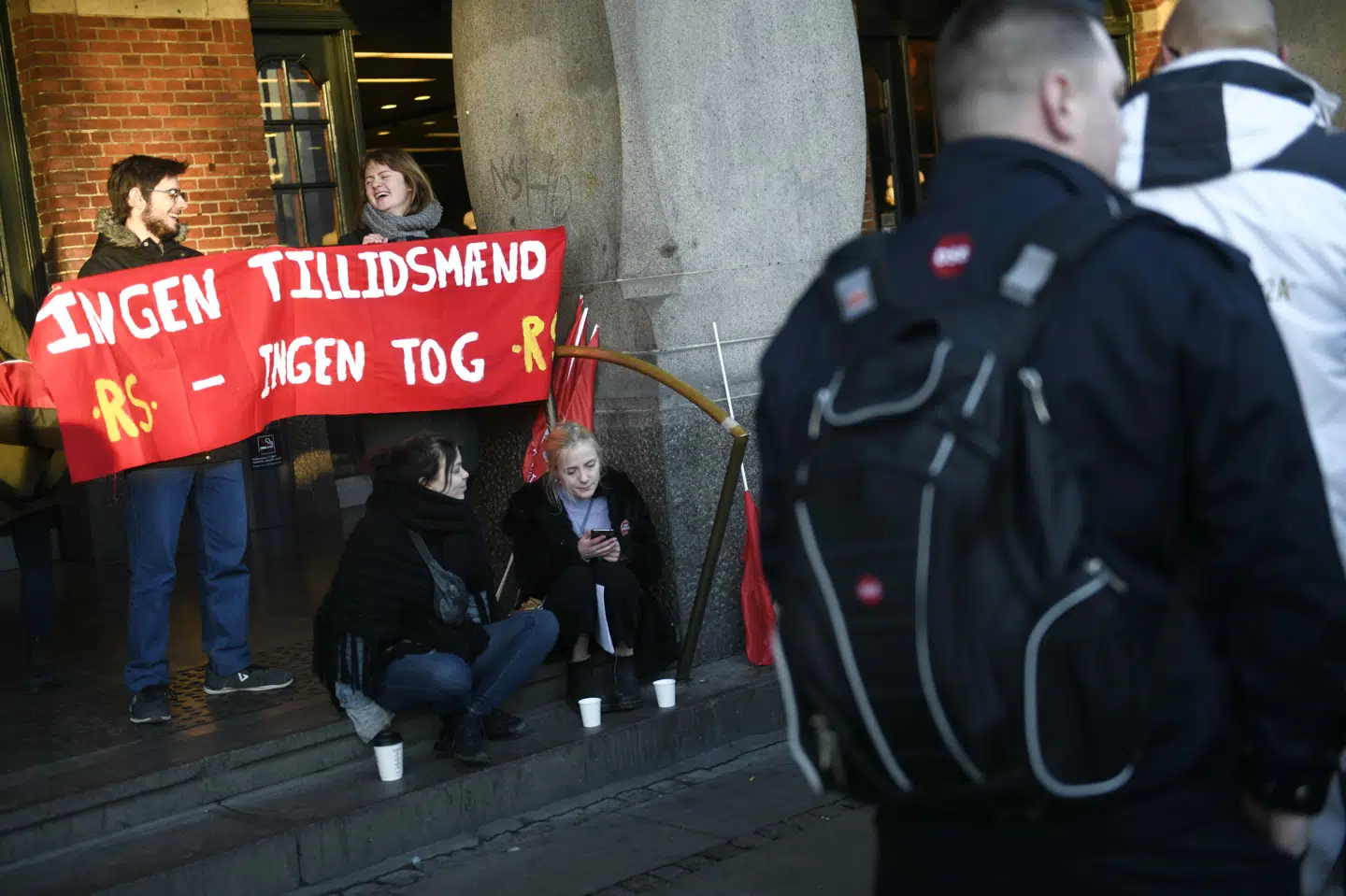 Hovedbanegården er mandag morgen lammet for togtrafik på grund af strejkende lokomotivførere. Der er tale om en overenskomststridig arbejdsnedlæggelse, oplyser DSB. Philip Davali/Ritzau Scanpix