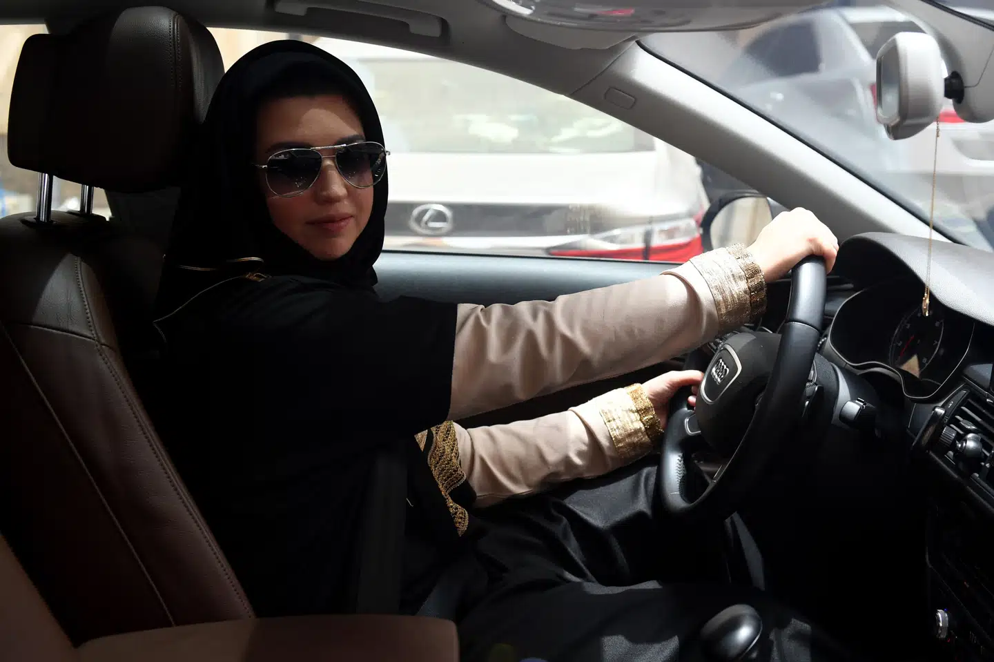 24. juni sidste år fik kvinder i Saudi-Arabien lov til at køre bil i landet. Amer Hilabi/Ritzau Scanpix