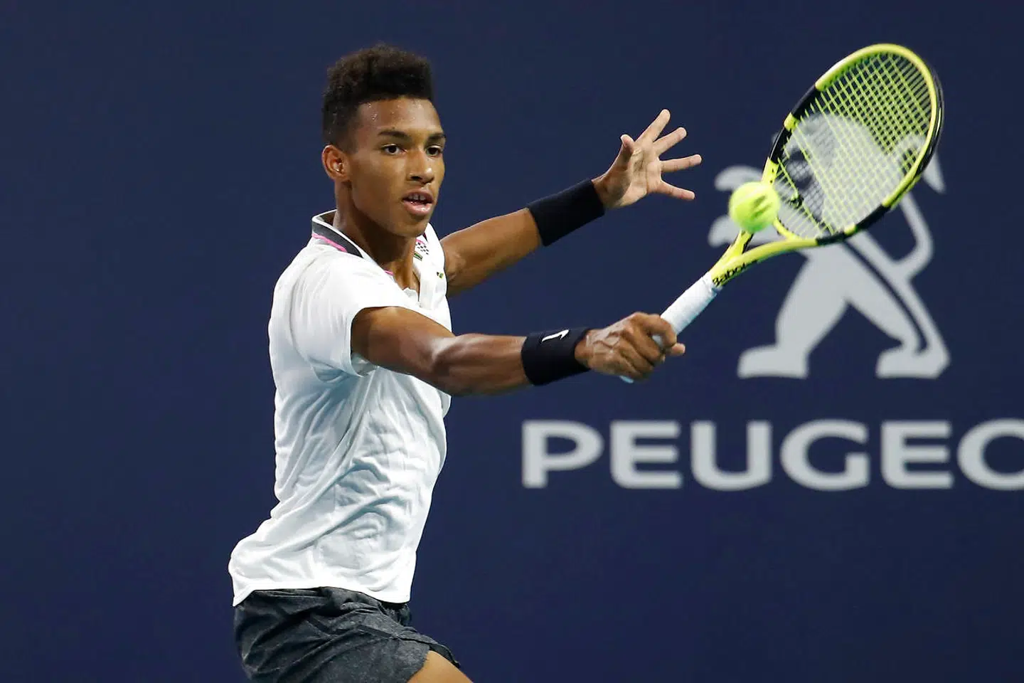 Felix Auger-Aliassime fra Canada slog Borna Coric i kvartfinalen i Miami Open.