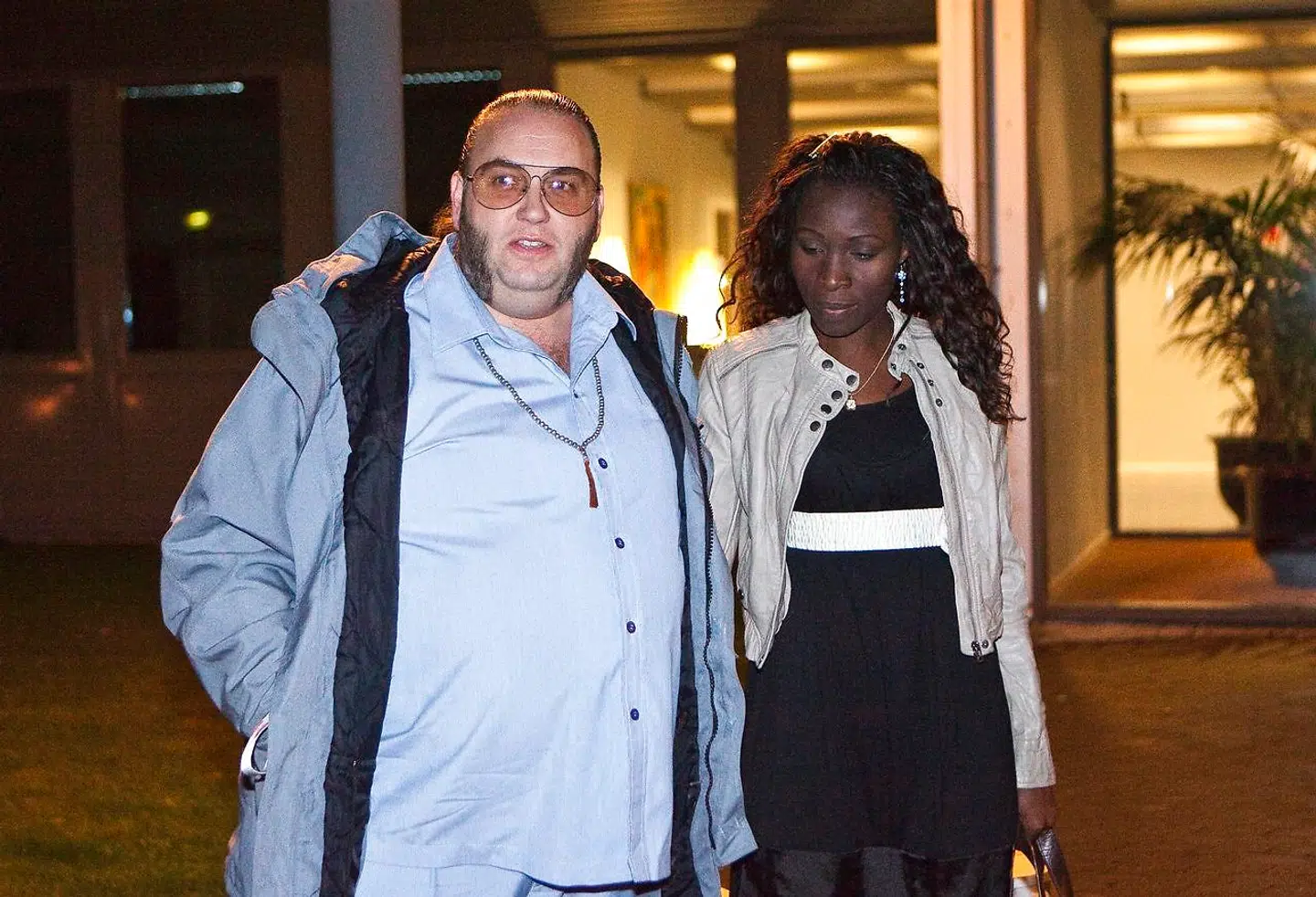 Her ses han på vej til Vild med dans med sin kone Herminia.