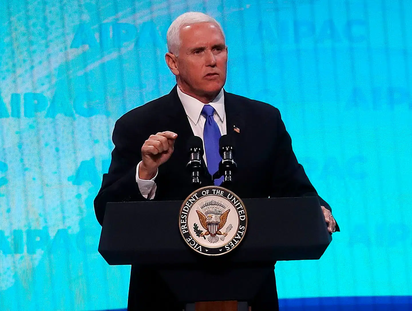 Mike Pence er glad for rapportens konklusioner.