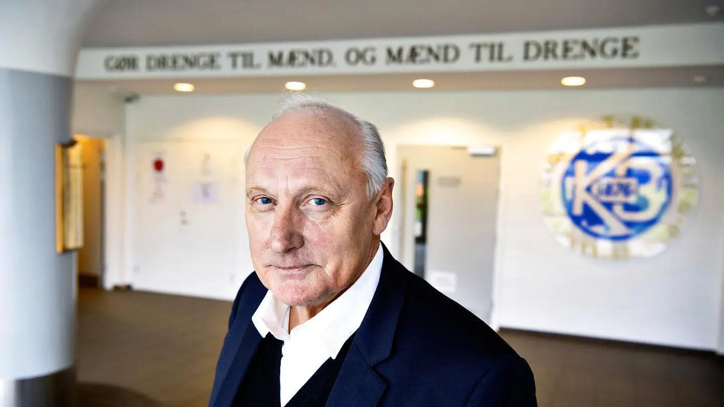 Niels-Christian Holmstrøm "hjemme" i KB Københavns Boldklub på Peter Bangs Vej på Frederiksberg.