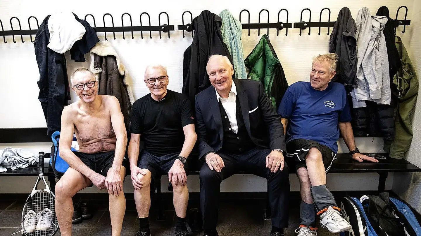 Niels-Christian Holmstrøm viste KBs anlæg frem og han mødte kendinge over alt. Her ses han med Steen Torp Hansen, Jens Peter Andersen og Jan Lund, som netop havde afsluttet dagens motion.