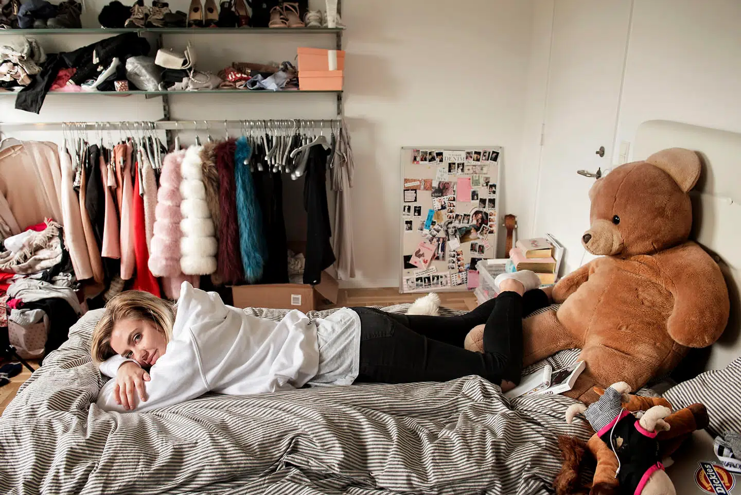 Fie Laursen fotograferet i barndomshjemmet.