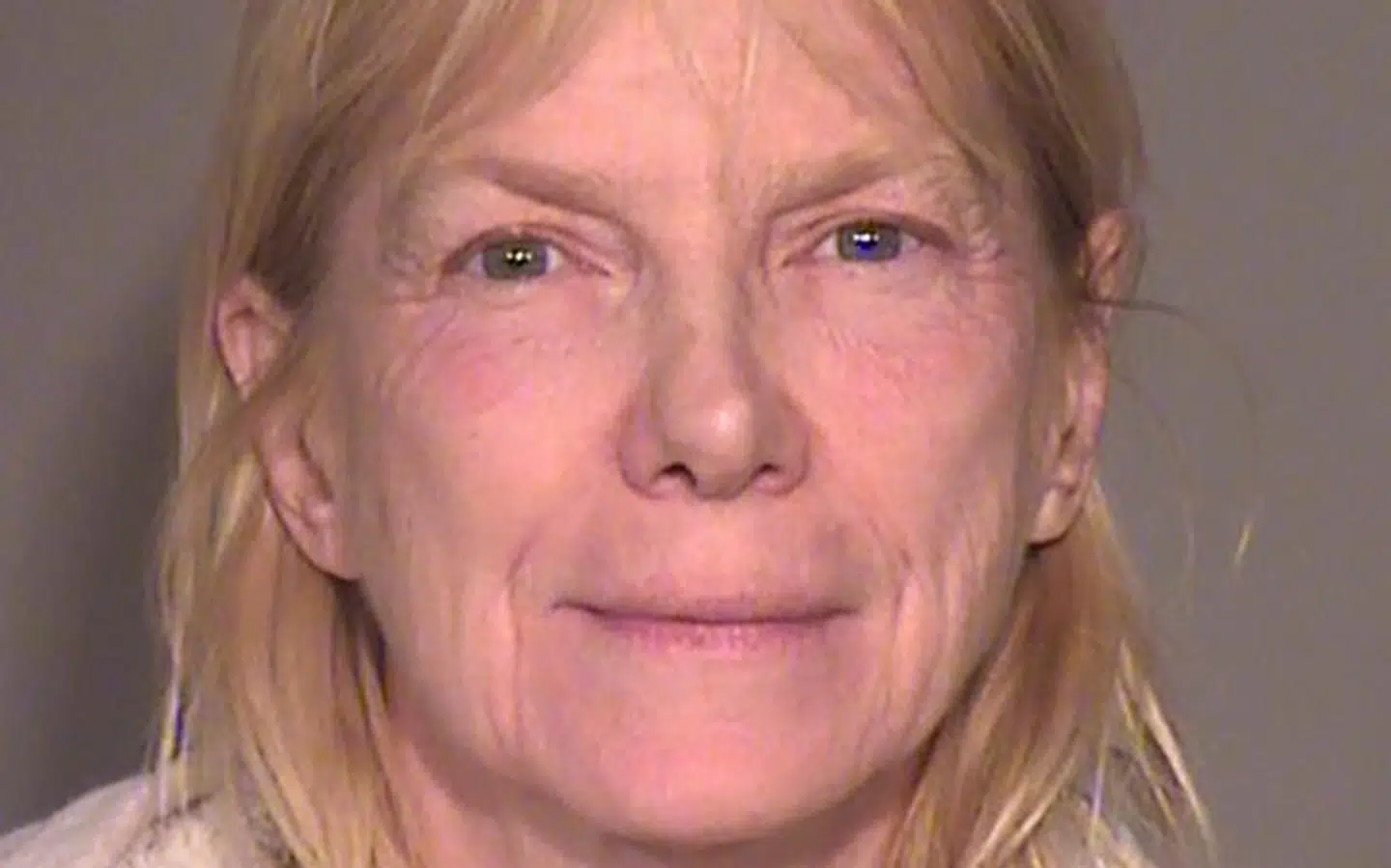 Catherine Ann Vandermaesen lod sin gamle far bo i et hjem fyldt med affald og op mod 700 rotter.