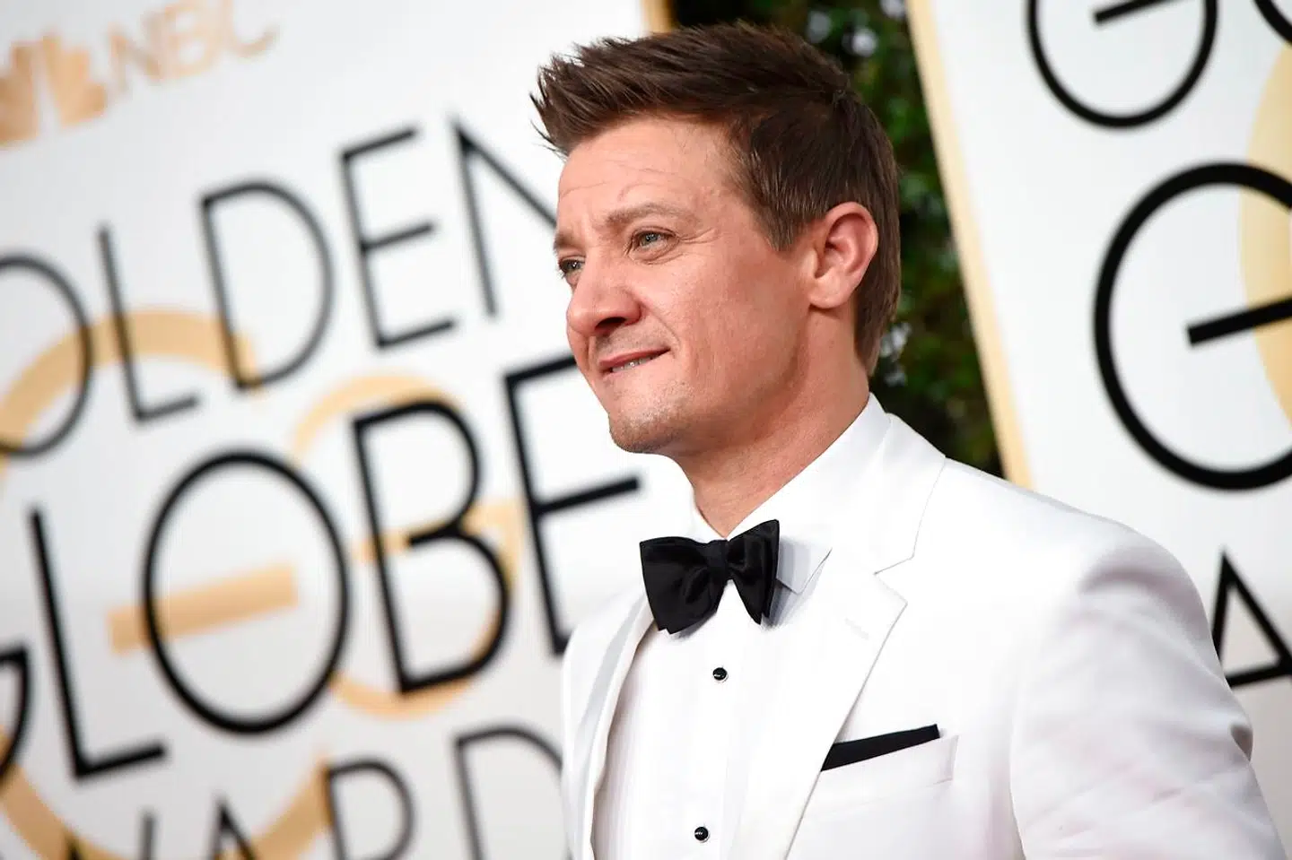 Her ses Jeremy renner ved Golden Globes tilbage i 2017. (Photo by VALERIE MACON / AFP)