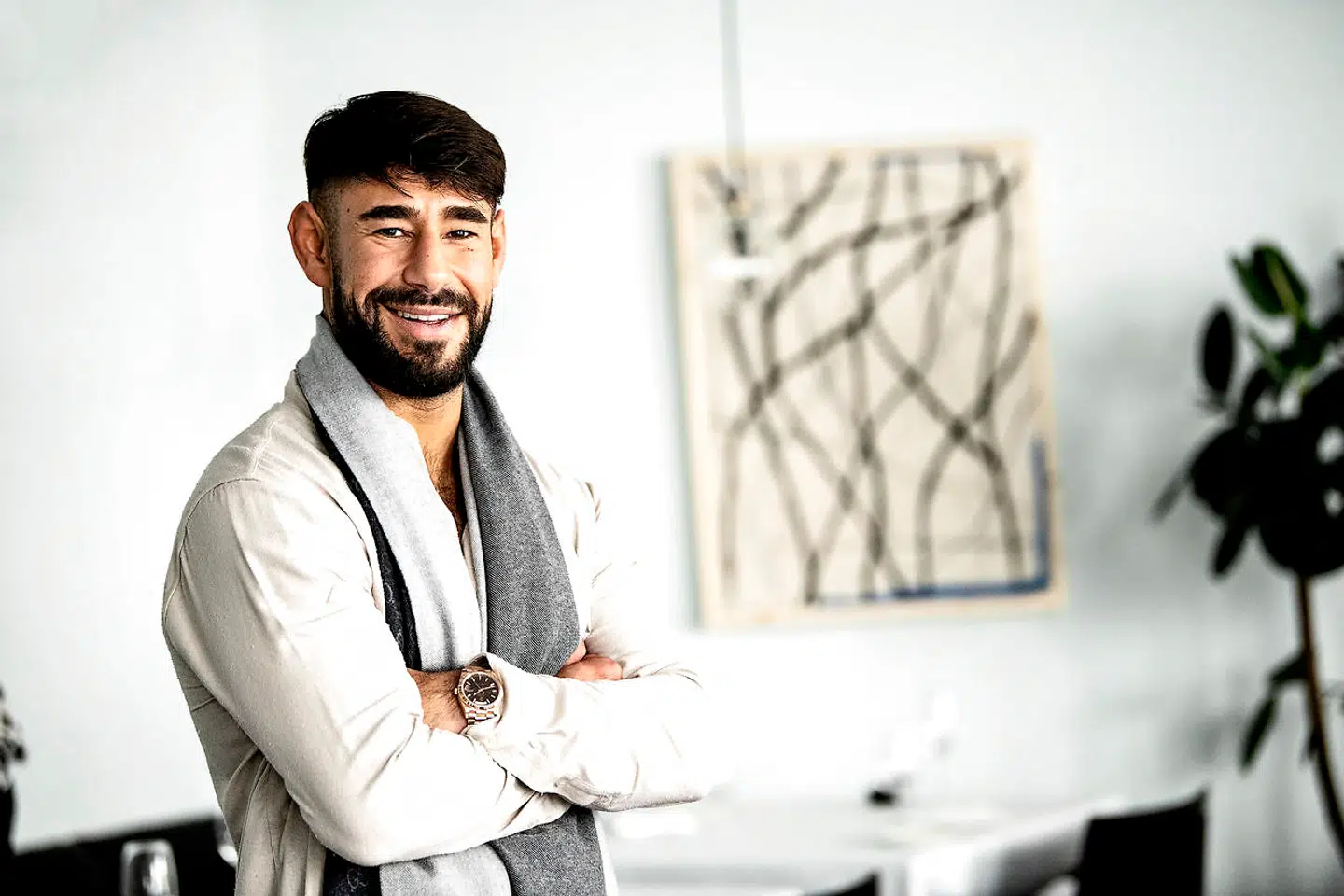 Skuespilleren Ali Sivandi har medvirket i Gidseltagningen, Bedrag, Underverden (2017), og Ækte vare (2014).