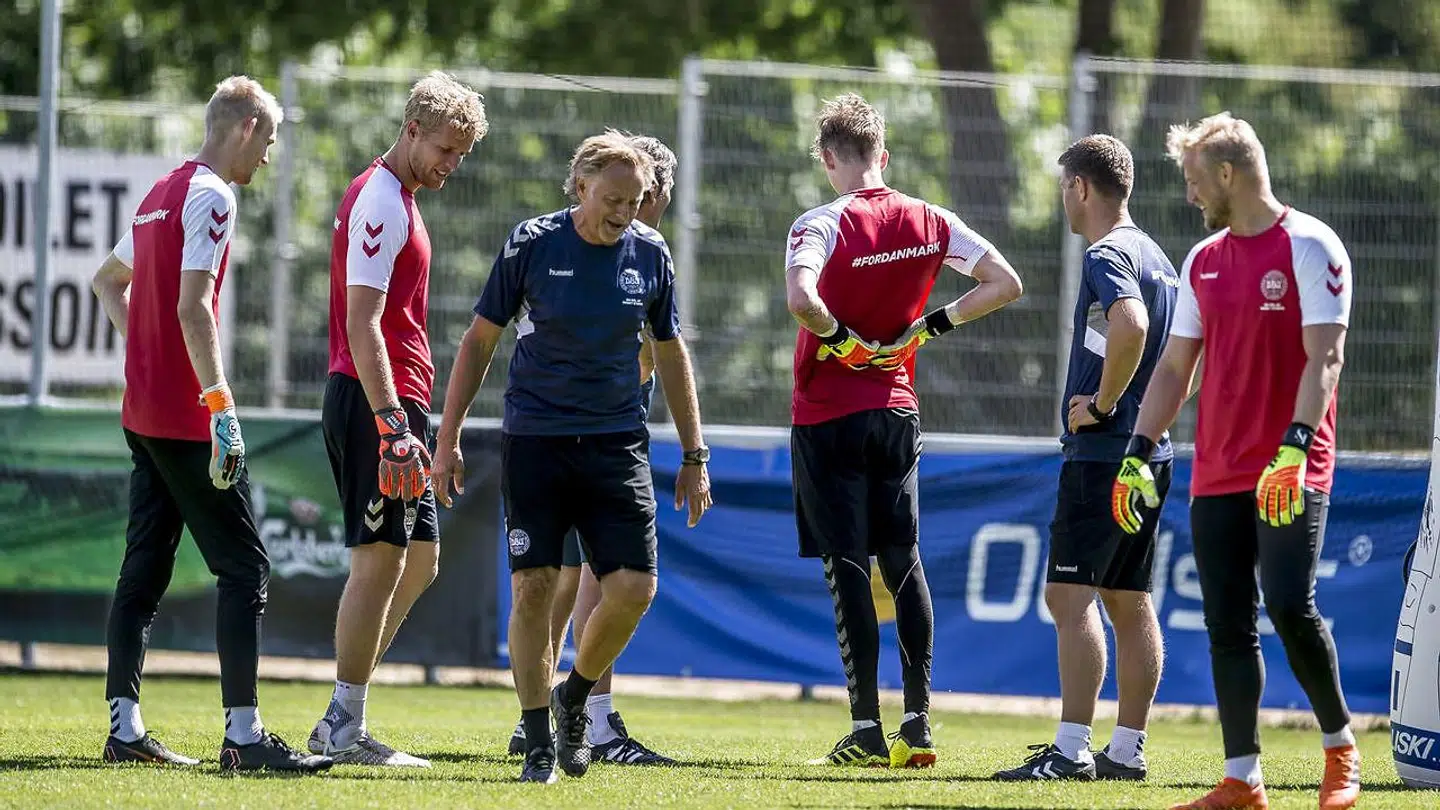 Lars Høgh er normalt en fast del af trænerteamet for det danske landshold, men han har holdt pause siden han blev ramt af kræft i august.