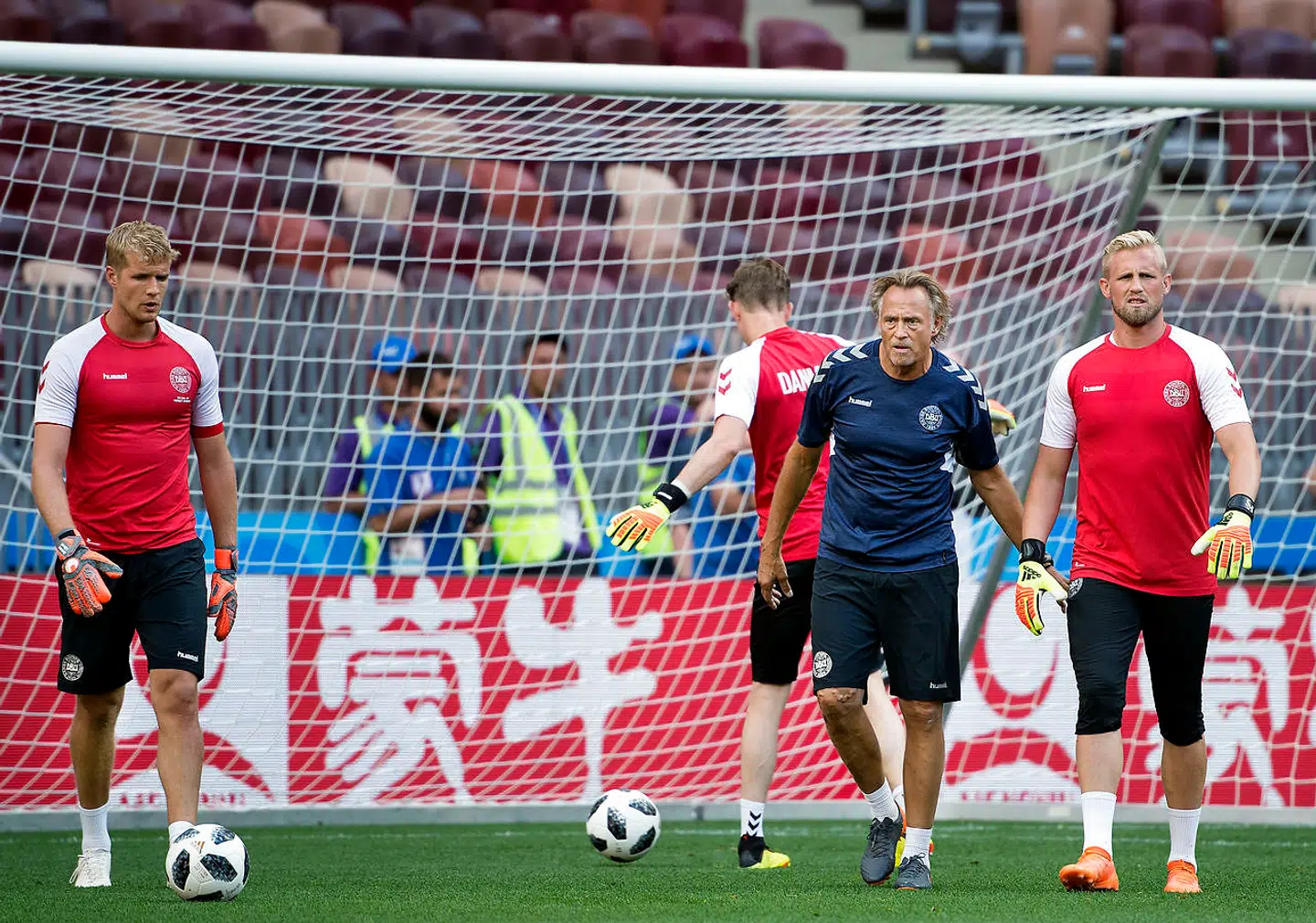 Lars Høgh med målmandstrioen på landsholdet - Jonas Lössl, Frederik Rønnow og Kasper Schmeichel.