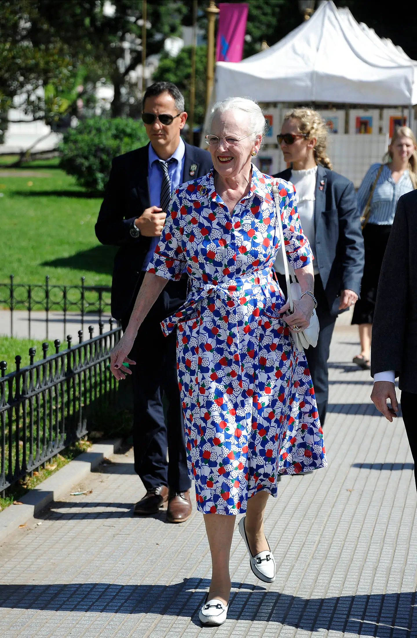 Dronning Margrethe ser sprudlende ud på billederne fra statsbesøget i Argentina. (Scanpix)