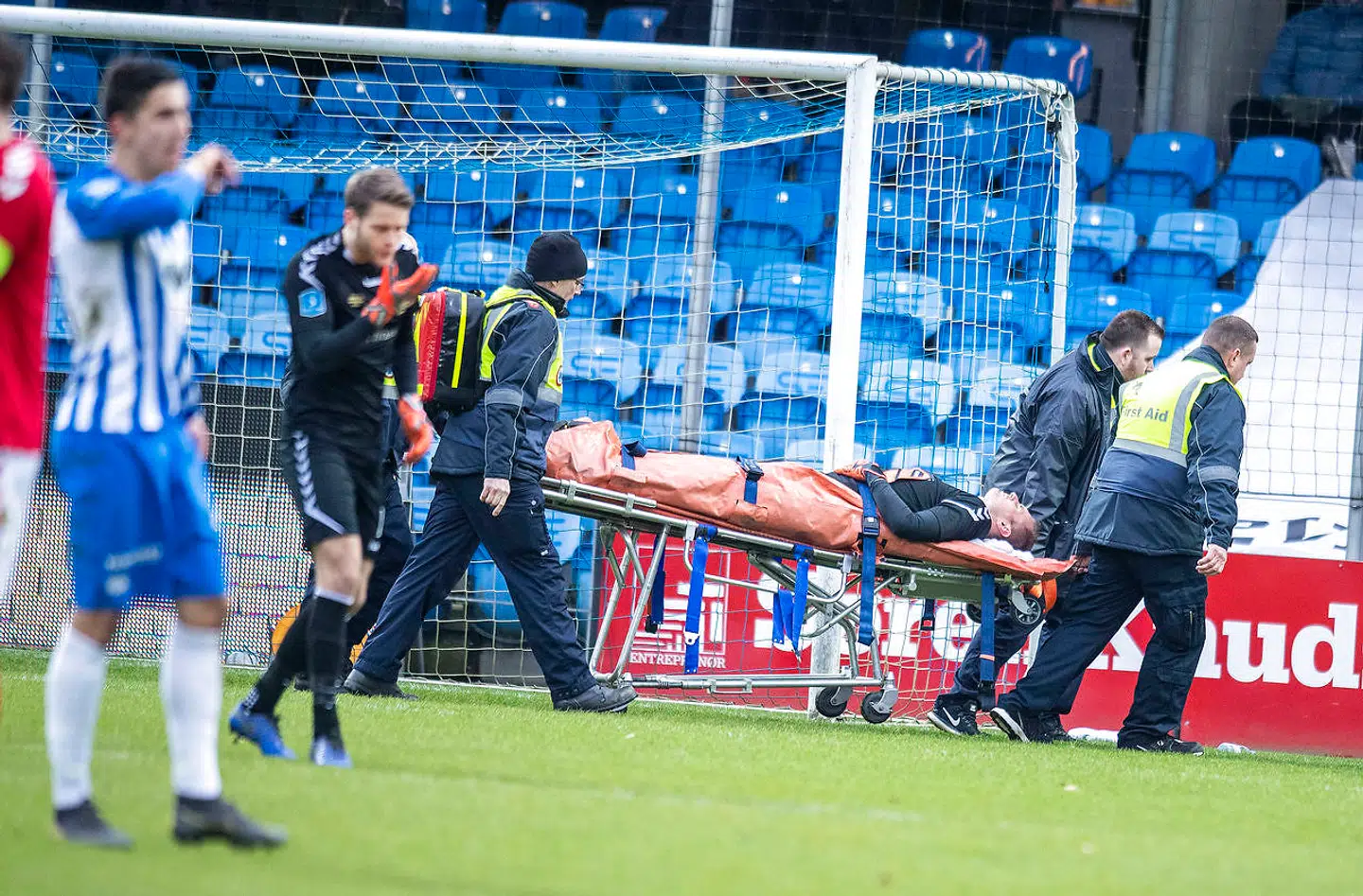 Thomas Hagelskjær kom på banen mod Esbjerg, da Vejles målmand Pavol Bajza (billedet) måtte udgå på grund af en blødende flænge under knæet.