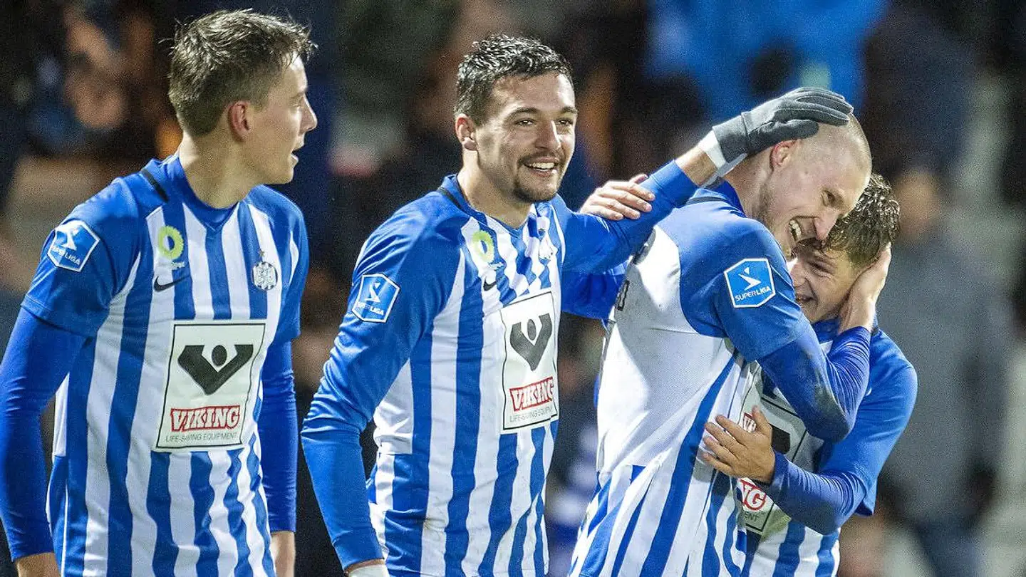Joni Kauko (nummer to fra højre) blev dagens mand i Esbjerg søndag aften.