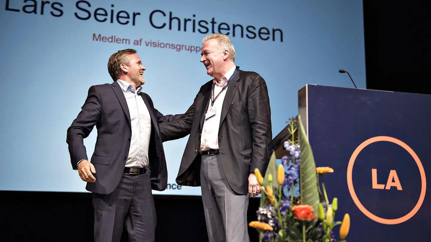 Anders Samuelsen med Lars Seier Christensen ved Liberal Alliances landsmøde i 2016