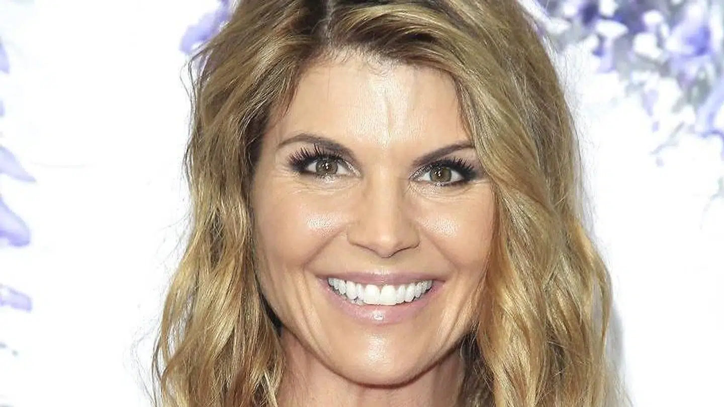 Lori Loughlin er sigtet i en af de største koruptionssager i amerikansk historie.