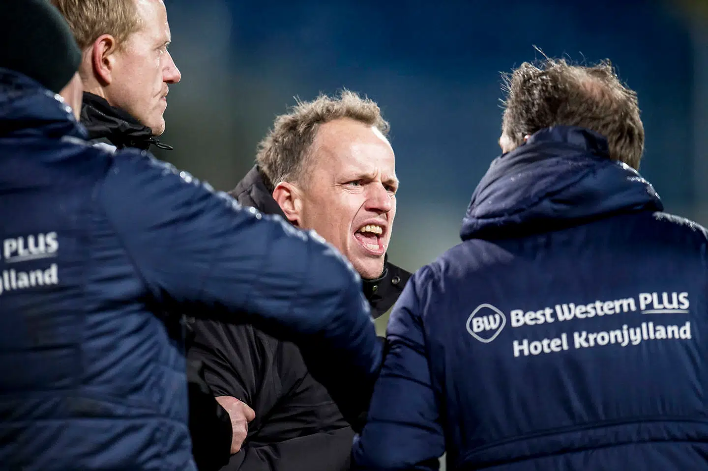 OBs cheftræner Jakob Michelsen og Randers FCs cheftræner Thomas Thomasberg i bataljer efter slutfløjt i Superligakampen mellem OB og Randers FC på Nature Energy Park i Odense, søndag den 17. marts 2019.. (Foto: Mads Claus Rasmussen/Ritzau Scanpix)