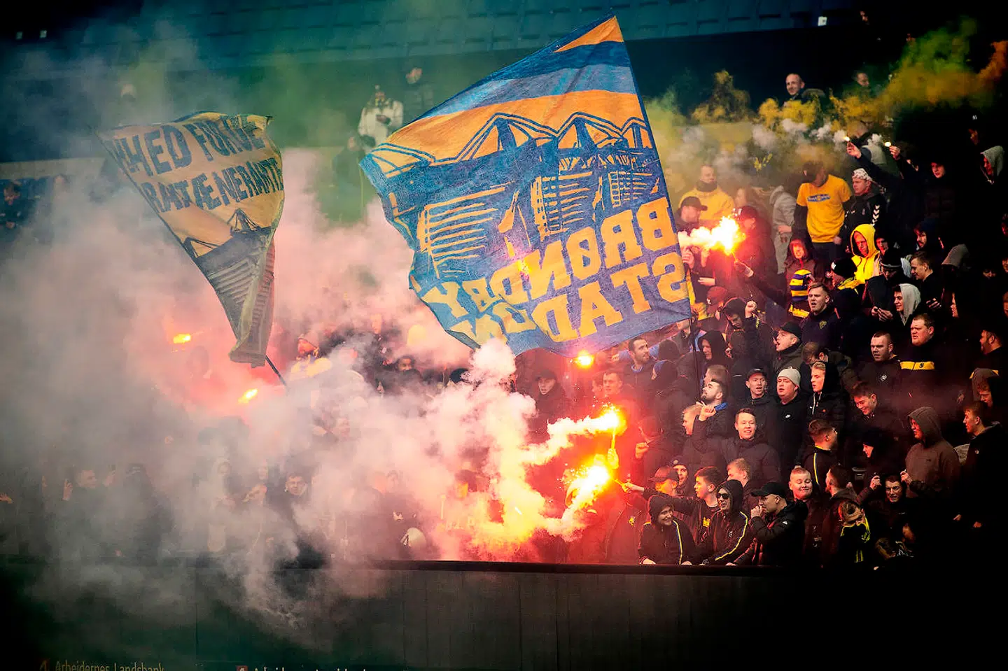 Brøndby Stadion Berøn dyb træner foran fansene før morgendagens kamp i Horsens.