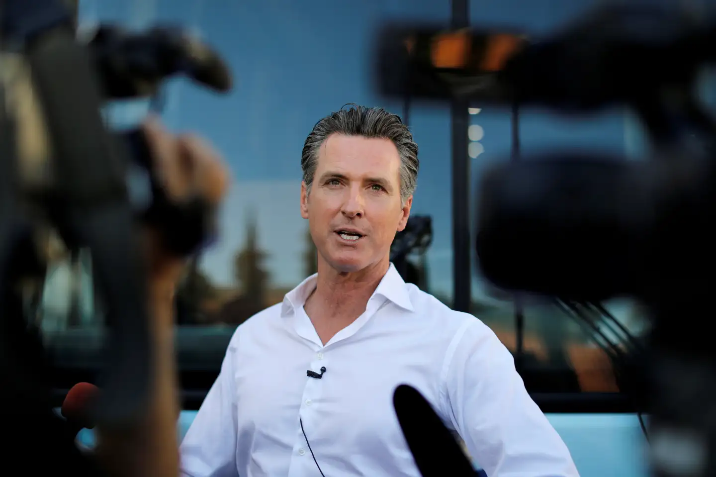 »Lige pludselig kommer Gavin Newsom til at ligne en person, som tør det, som ingen andre demokrater tør gøre,« siger Jacob Heinel om guvernøren i Californien, der her er afbilledet.