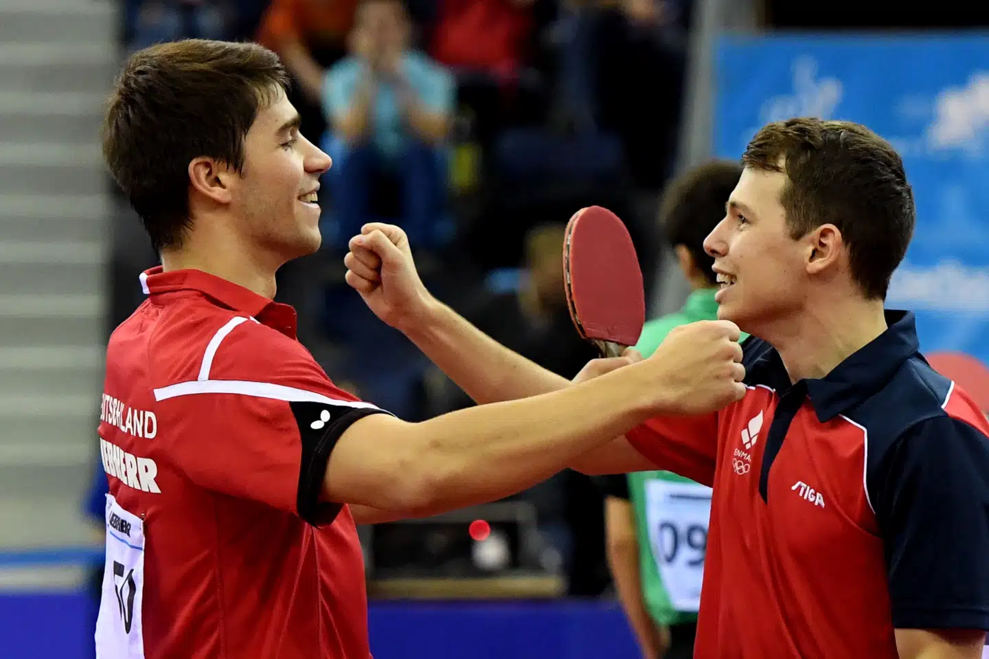 Jonathan Groth (til højre) skal ikke længere spille sammen med tyskeren Patrick Franziska (til venstre). Attila Kisbenedek/Ritzau Scanpix