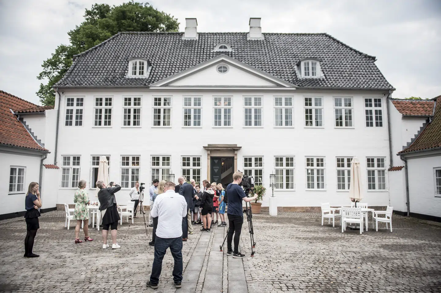 Statens Kunstfond har udpeget design- og arkitektduoen STUDIO 0405 bestående af Nikolaj Lorentz Mentze og Mathias Mentze til at styre nyindretningen af Marienborg. Mads Claus Rasmussen/Ritzau Scanpix