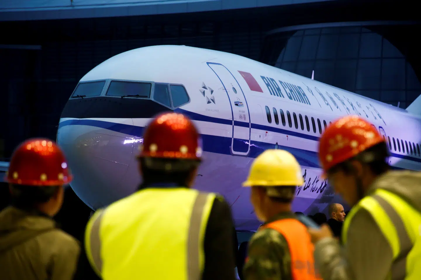 I december sidste år fejrede Air China modtagelsen af sit første Boeing 737 Max 8-fly. Mandag er alle Kinas flyselskaber beordret til midlertidigt at holde denne flytype på jorden. (Arkivfoto) Thomas Peter/Reuters