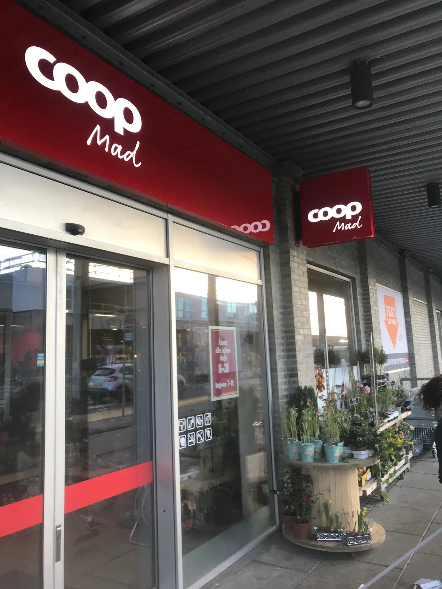 SuperBrugsen i Trekroner hedder nu Coop Mad.