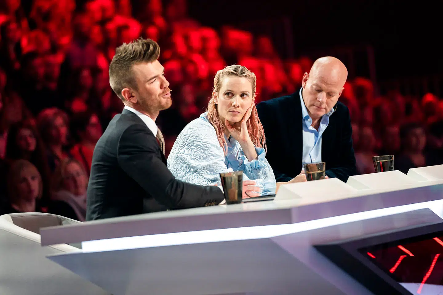 sendxnet Dommerne Ankerstjerne, Oh Land og Thomas Blachman, X Factor sæson 12, Liveshow 2, fredag den 8. marts 2019. Temaet i aftenes X factor er deltagernes fødselsår. (foto: Martin Sylvest/Ritzau Scanpix 2019)