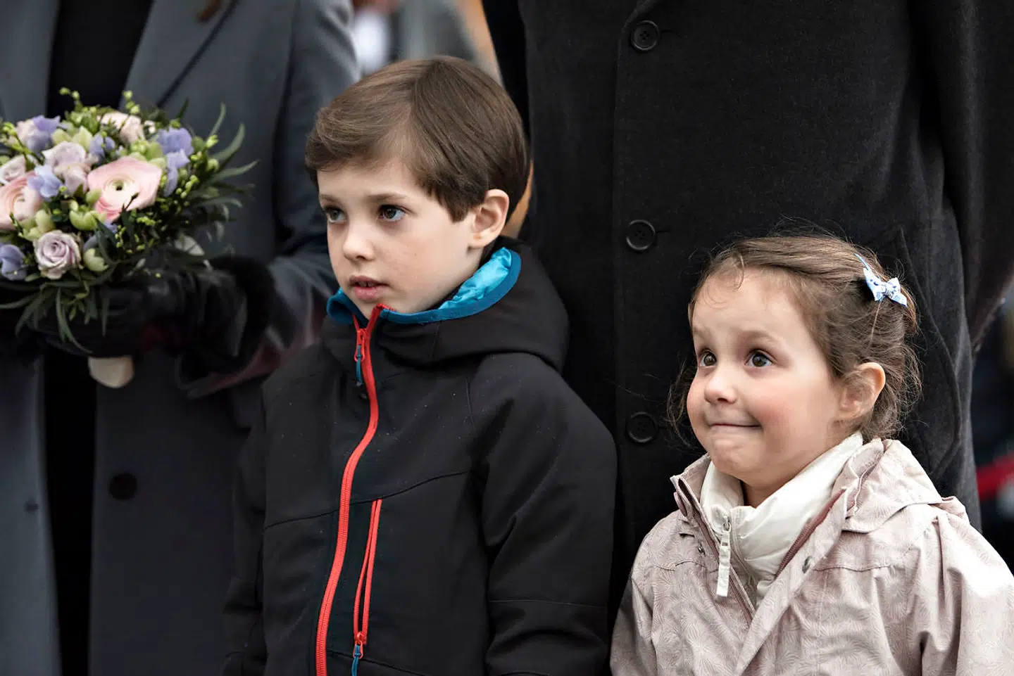 Prins Joachim tager både hustruen prinsesse Marie og børnene Henrik og Athena med til Paris.
