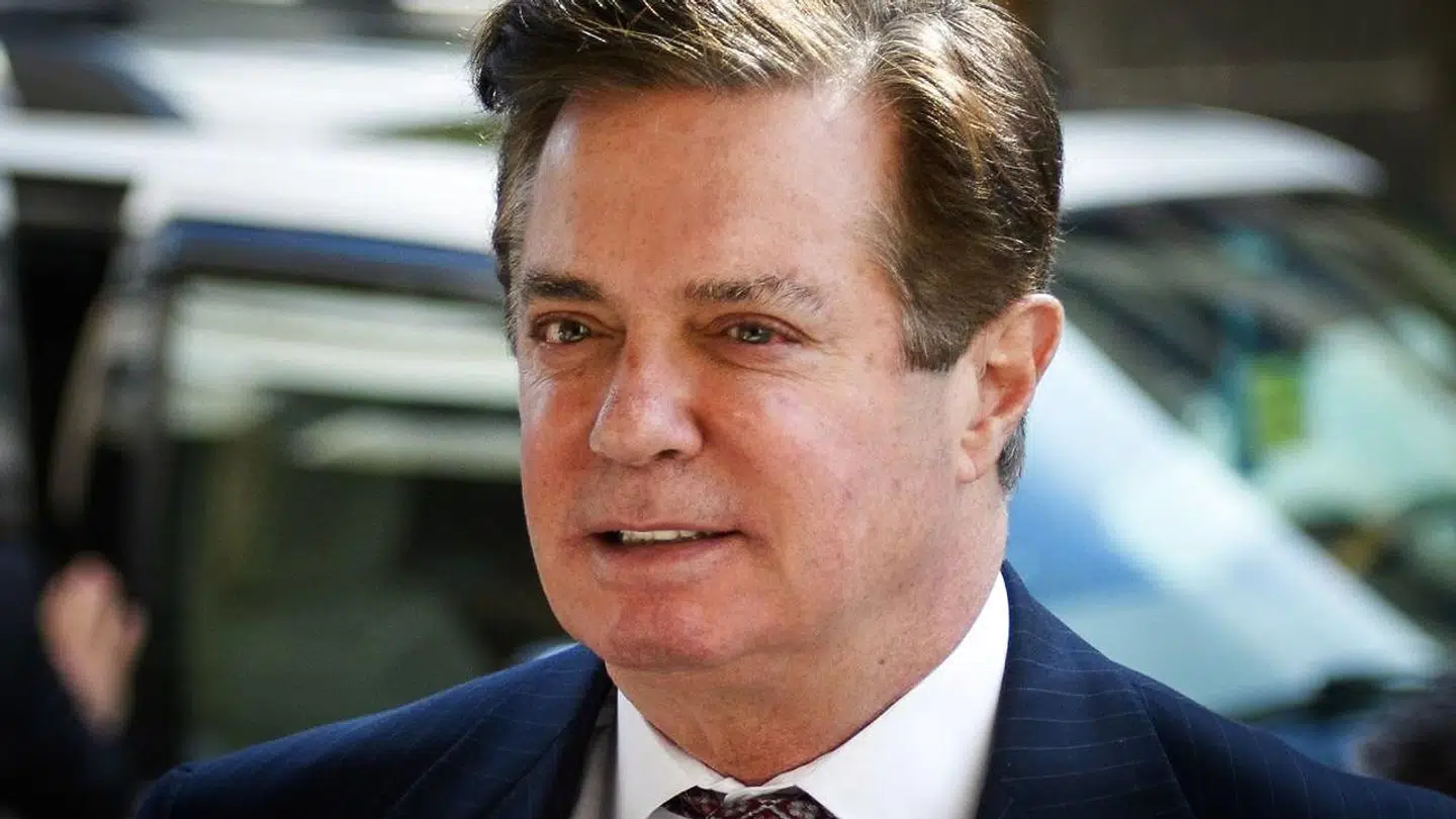 69-årige Paul Manafort er blevet idømt fængsel for skatteunddragelse. Han risikerer yderligere ti års fængsel for to andre anklagepunkter. Her ventes strafudmålingen 13. marts. På billedet ses Manafort ankomme til retten i Washington 15. juni 2018.