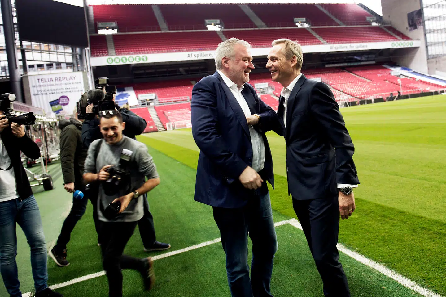 Lars Seier og Bo Rygaard tog en tur i Telia Parken ved præsentationen af førstnævnte som ny Parken-investor.