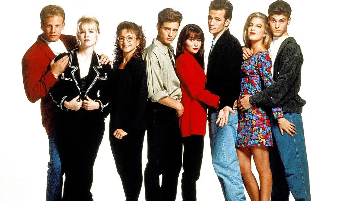 Luke Perry (nummer tre fra højre) sammen med sine medspillere fra tv-serien Beverly Hills 90210.