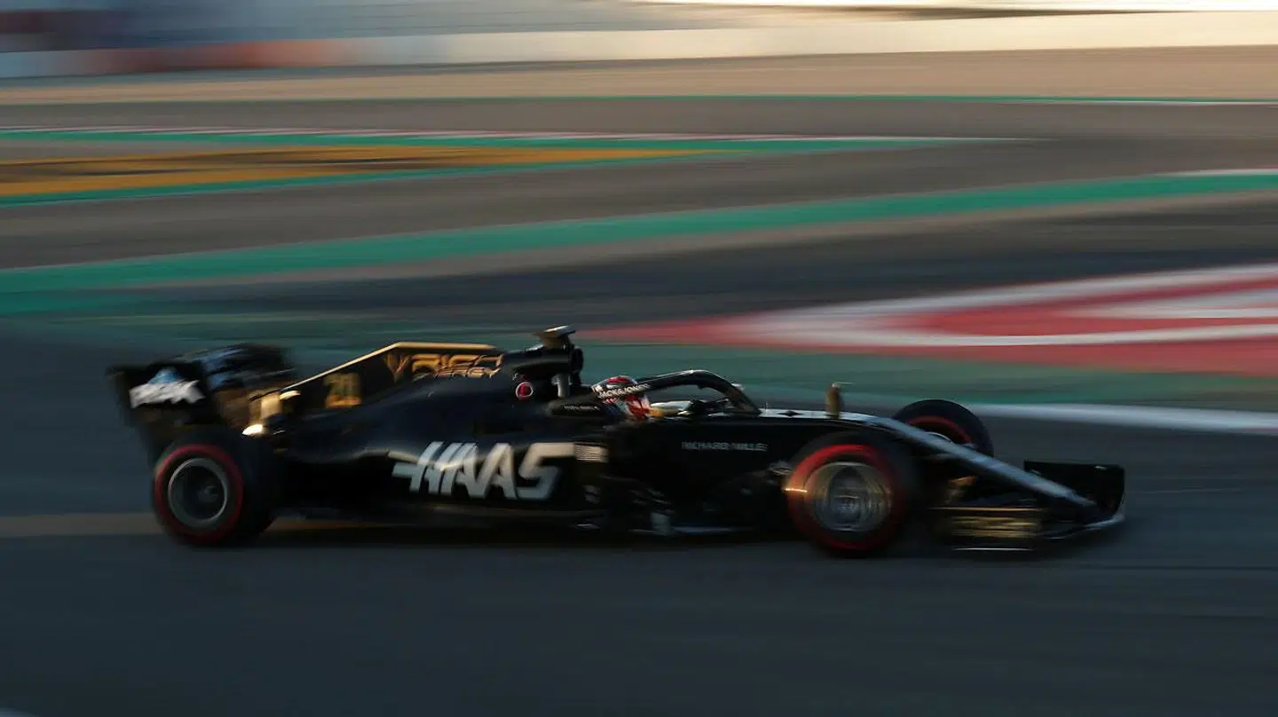 Kevin Magnussen under en test i Barcelona.