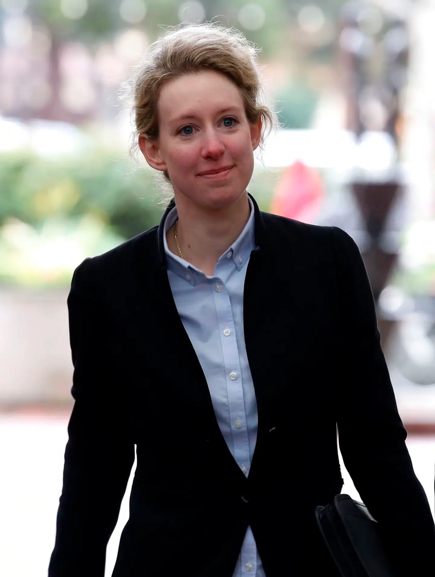 Elizabeth Holmes ankommer til retten i San José, Californien den 14. januar 2019.