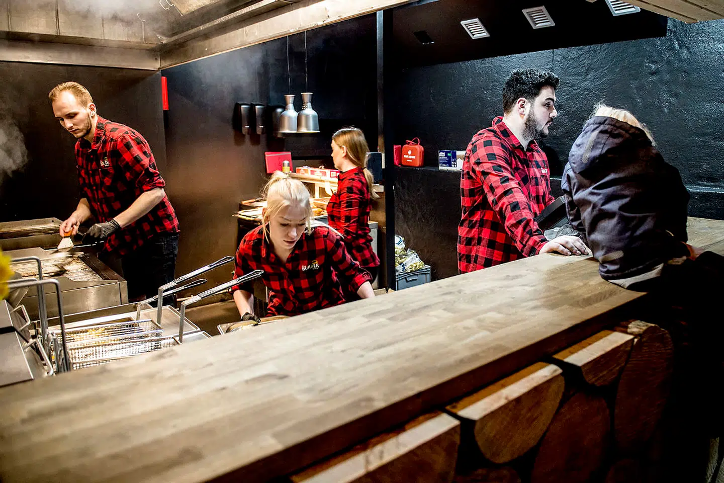 Burger shack har haft travlt siden den første restaurant åbnede i 2015. I dag er Burger Schack i otte jyske byer og i Odense. I april åbner den første restaurant i hovedstaden